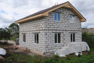 Использование газобетона для строительства домов