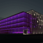 Дизайн здания с фиолетовым фасадом