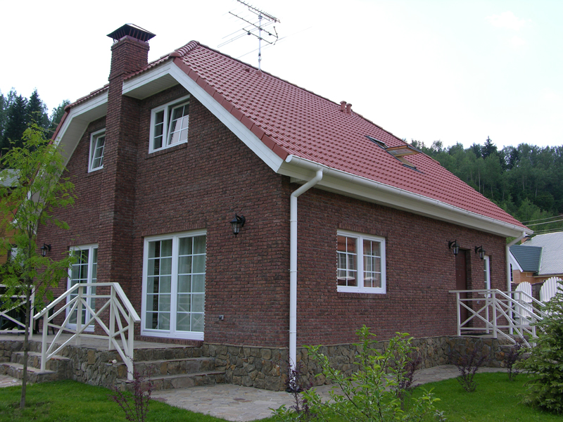 Фасад для дома в коричневом цвете