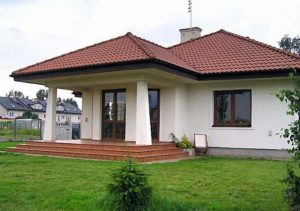 Красивый фасад с террасой