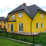 Насыщенный желтый фасад