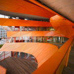 Пример фасада в оранжевом цвете