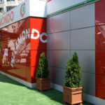 Пример оформления фасада красного цвета из панелей