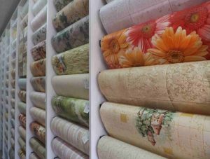 Как самостоятельно сделать моющиеся бумажные обои