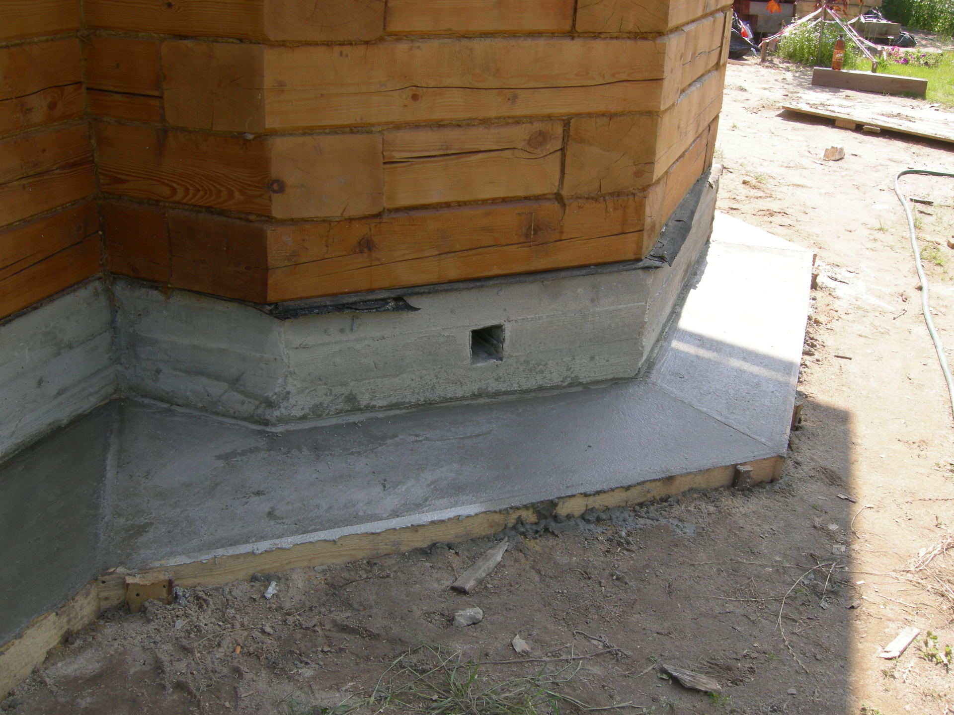 Как правильно сделать отмостку из бетона вокруг дома